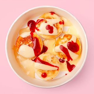 Сирники ванільні з соусом на вибір