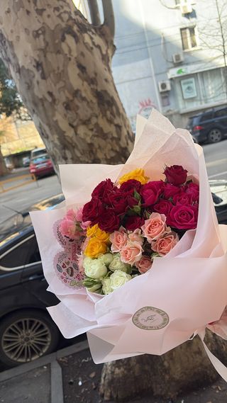 სპრეი ვარდის შერეული თაიგული