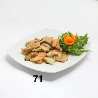 71. Maiale con funghi e bambù