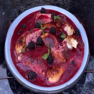 წიწილა მაყვლის სოუსში