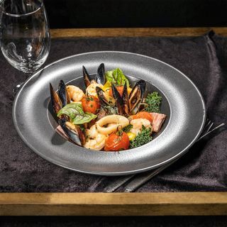 Fructe de mare în sos de vin alb