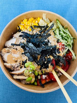 Bowl sa piletinom 450 g