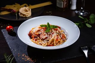 Spaghetti picante cu chorizo