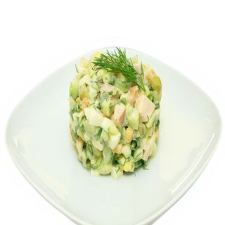 Ración De Ensaladilla Rusa Con Aguacate