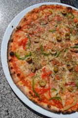 Posna pizza Tonno velika + Coca-Cola 0.25l