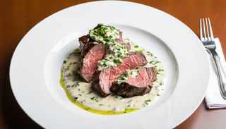 Muschi vita cu sos gorgonzola