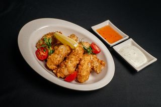 Судак в панировки  с соусом тар-тар и кисло-сладким 