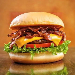 MENU Hamburger X-Bacon c/ Batatas Fritas e Bebida