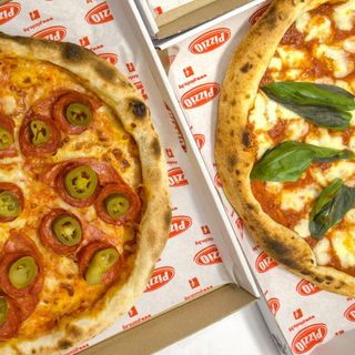 2 големи пици по избор