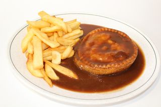 Pastel de pollo con champiñones y patatas