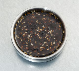 Sos na bazie fermentowanej pasty sojowej doenjang (vegan)