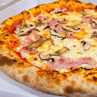 Pizza Jamón Y Champiñones