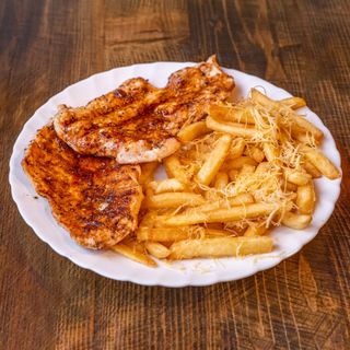 Meniu nuggets curcan cu cartofi prajiti cu cascaval ras si un sos