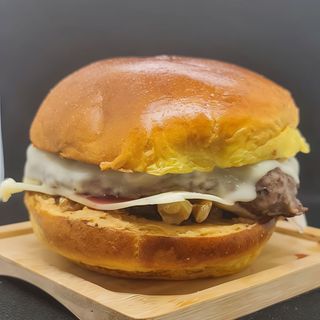Burger La De Los Primos