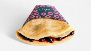 Clătită cu dulceaţă de afine
