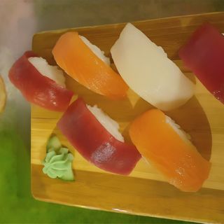 A2.   Sushi Variados (10 Uds.)