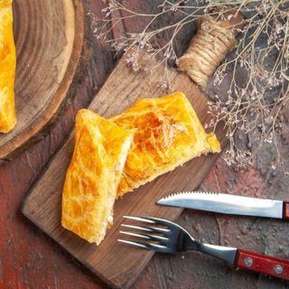 თევზიპური ფენოვანო ცომისგან ორაგულის 