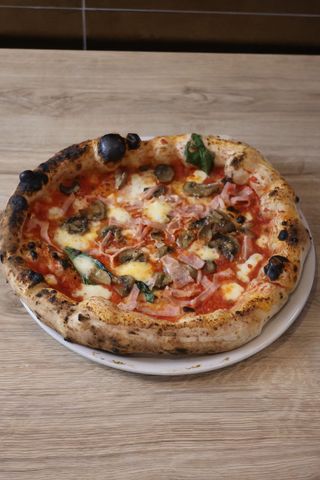 Pizza Prosciutto E Funghi Rossa (33 Cm.)