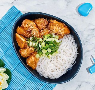 Pui crunch cu portocale in sos miso caramel