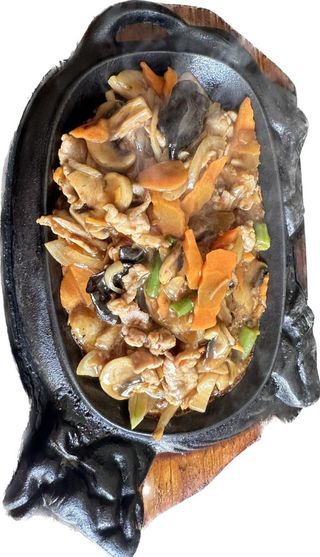 21.Pui pe plita incinsa picant