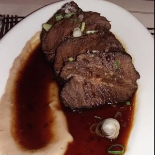 Carrillera De Ternera Al Vino Tinto Y Crema De Castañas 