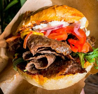 BURGER turecki z nowym mięsem 70% baraniny