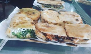 Saltimbocca :hamburger,patate, provola