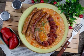 Iahnie de fasole cu ciolan la cuptor