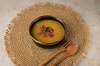 Суп гороховий з мисливськими ковбасками (250г)