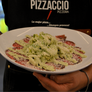 Carpaccio de Carne, ensalada y focaccia