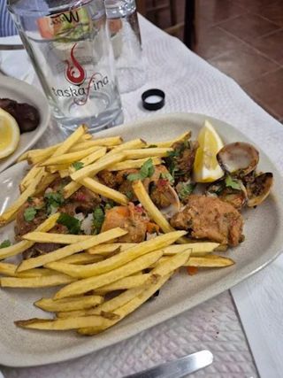 Carne de Porco à Alentejana