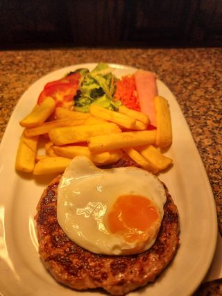 Hambúrguer no Prato