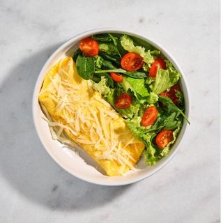 Омлет з сиром і овочами