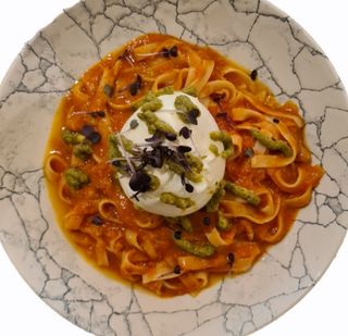Pasta sa buratom