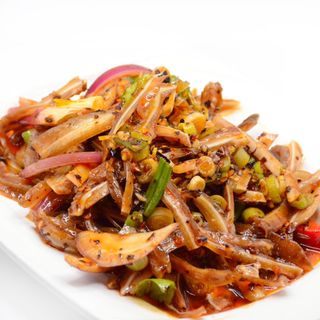 ½ kg fried pork ears/jowl/cheeks with matooke, cabbage & avocado