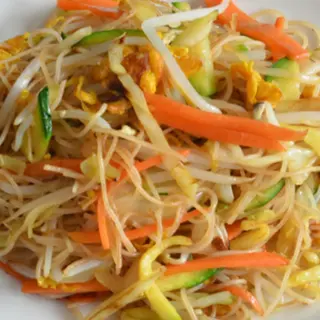 Spaghetti di riso con verdure