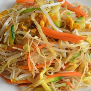 Spaghetti di riso con verdure