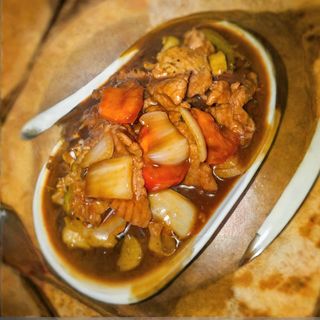 Chicken in Cantonese sauce