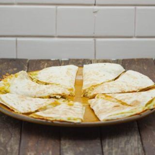 Quesadilla Gigante