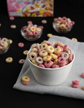 Bol Cereales barbie colores + leche