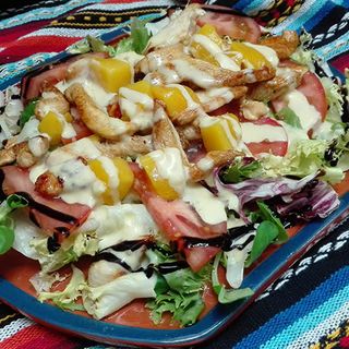 Ensalada de pollo y mango