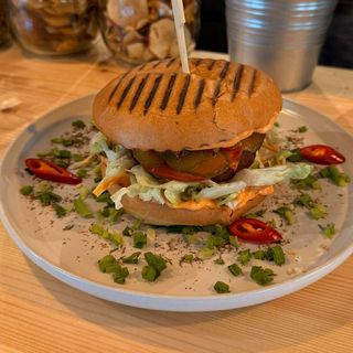 FALLOWY CHEESEBURGER