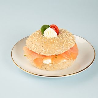 Bagel al salmone