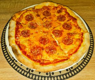 15. Pizza Pepperoni (33 Cm.)