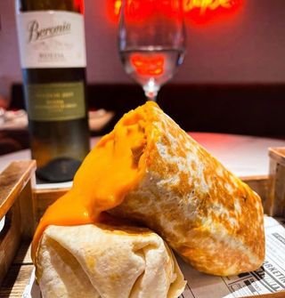 Burrito De Tinga De Pollo