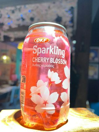 Napój Gazowany o Smaku Kwiatu Wiśni OKF 350 ml