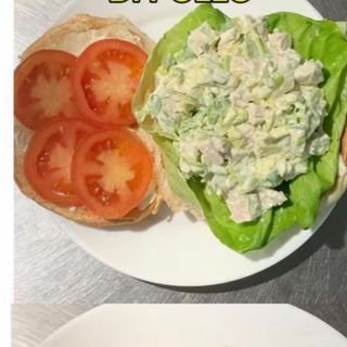 Panino con insalata di pollo