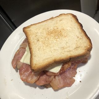 Sándwich beicon queso