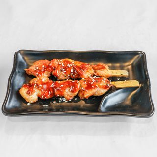Yakitori De Pollo Con Salsa Sukai (2 Uds.)