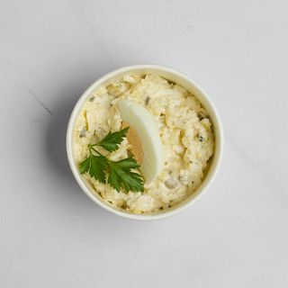 Sałatka jarzynowo-serowa